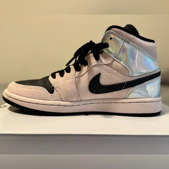 2020 RELEASE 7.5 Air Jordan 1 Mid Dirty Powder Iridescent! - Picture 6 of 12
